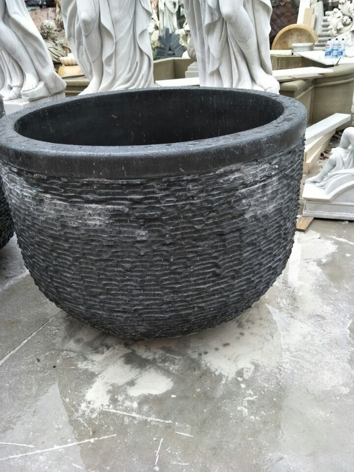 Round Black Marble Freestanding Bathtub 2